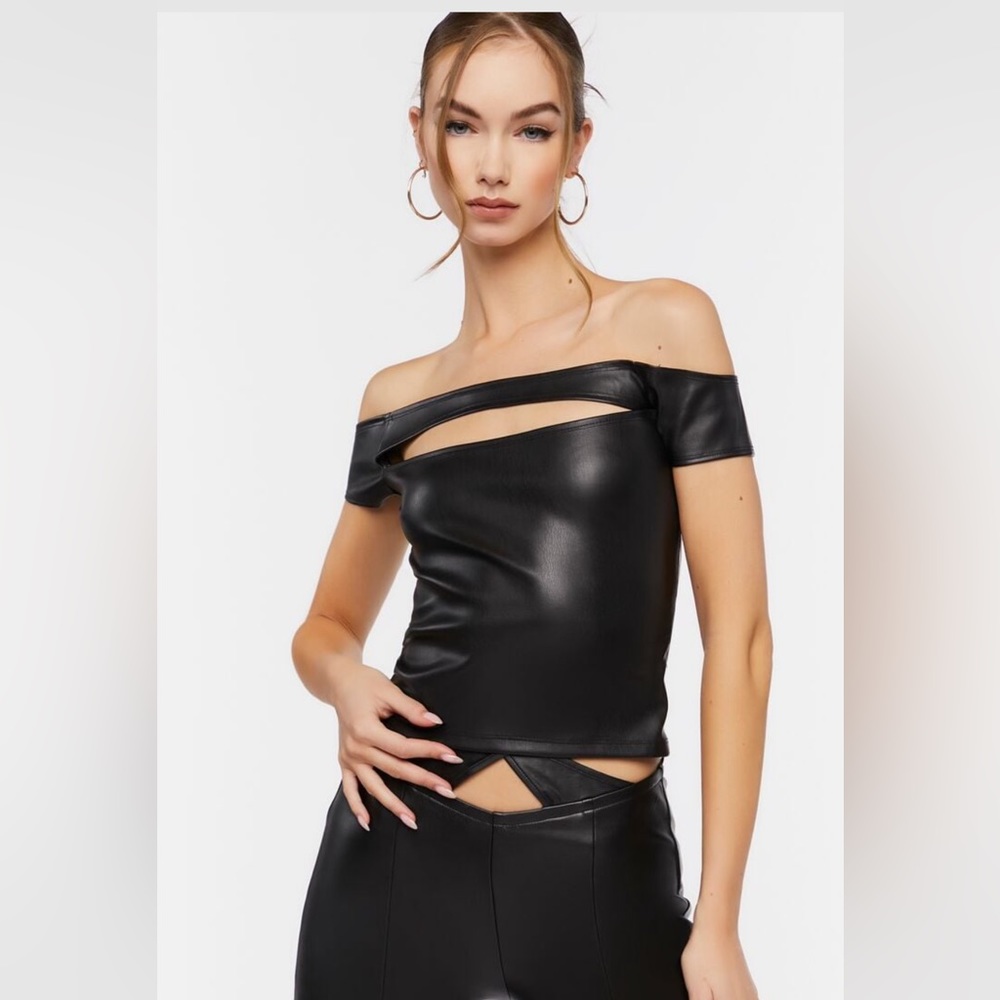 Forever 21 Leather Cutout top NWT S